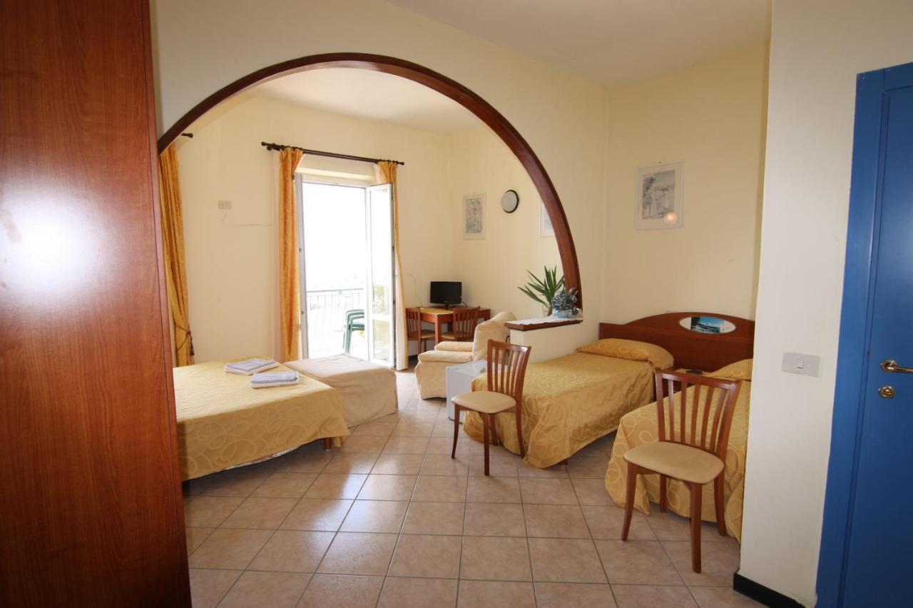 Hotel Viviani Raffaella Monterosso al Mare Exterior foto
